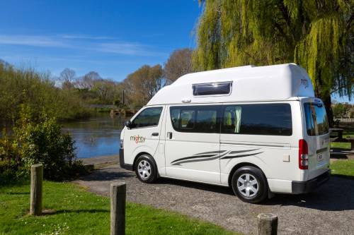 4 Berth DeLite image 2420