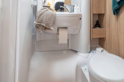 McRent Compact Plus image 2420