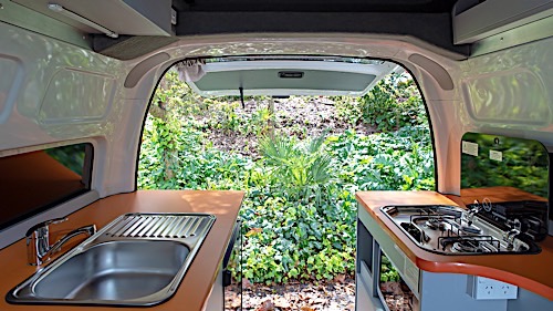 Travellers Autobarn HI5 image 2420