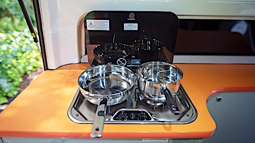 Travellers Autobarn HI5 image 2420